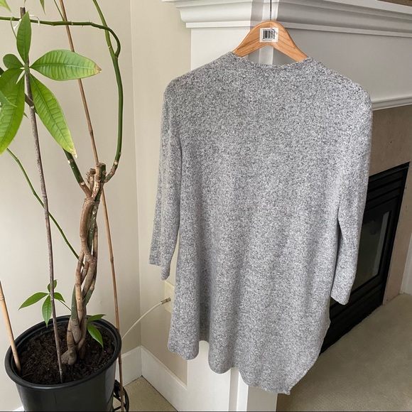 JOSEPH RIBKOFF Gray V-neck Tunic Asymmetrical Top - Picture 8 of 11